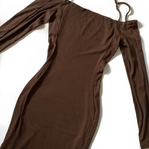 Chocolate Brown Long Sleeve Chain Detail Maxi Dress - Picture 4 of 4